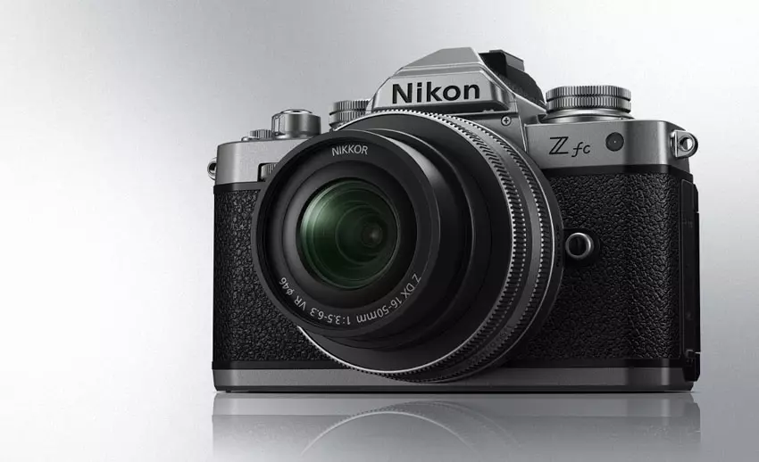 Aparat Nikon Z fc + DX 16-50mm f/3.5-6.3 VR Zestaw vlogera