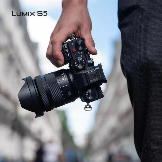 aparat-panasonic-lumix-s5-body-dc-s5e-k