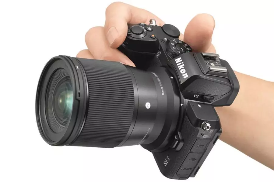 obiektyw-sigma-16-mm-f-1-4-dc-dn-contemporary-nikon-z