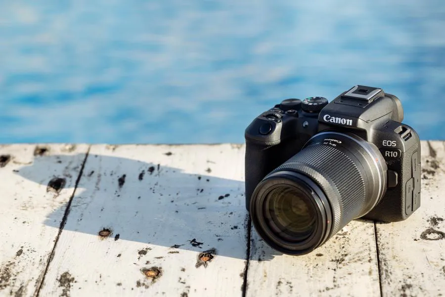 Canon EOS R10 + RF-S 18-150 mm f/3.5-6.3 IS STM