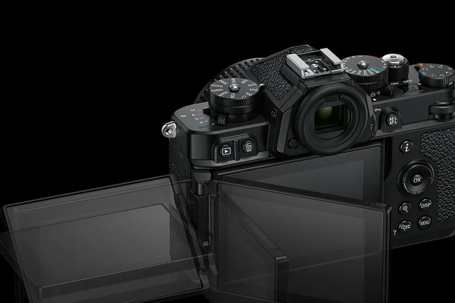 Aparat Nikon Zf + Nikkor Z 24-70 mm f/4 S