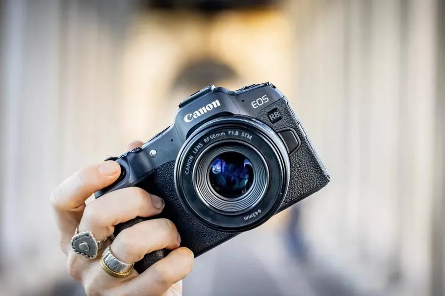 Canon EOS R8 + RF 24-50 mm f/4.5-6.3 IS STM