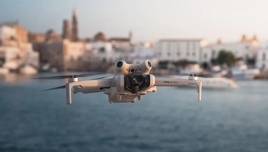 Dron DJI Mini 4 Pro z kontrolerem RC-N2
