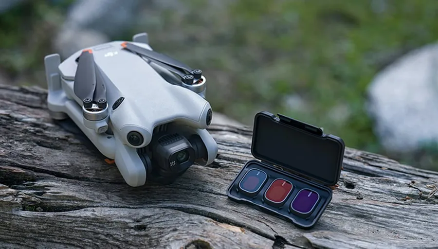 Dron DJI Mini 4 Pro z kontrolerem RC-N2