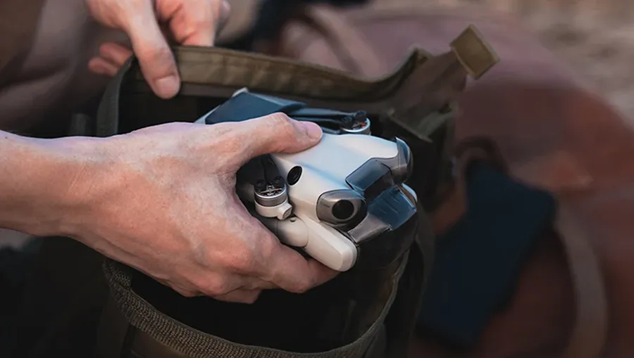Dron DJI Mini 4 Pro z kontrolerem RC-N2