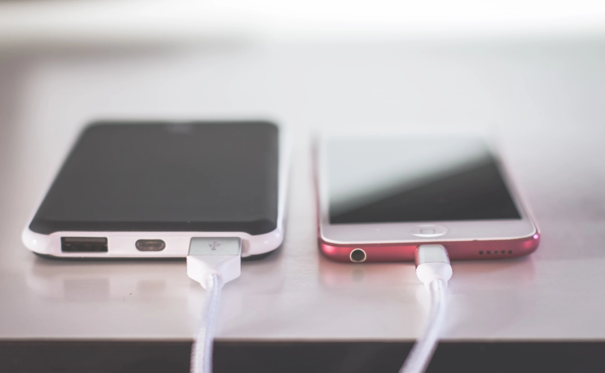 Ładowarka Newell DC-USB do akumulatorów EN-EL23