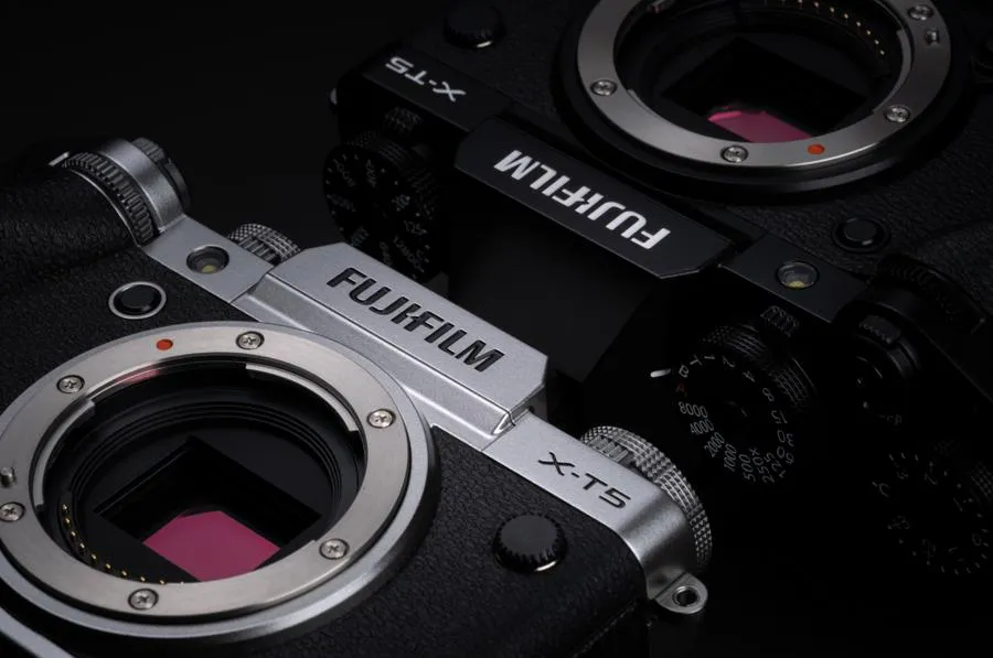 FujiFilm X-T5 + 16-80 mm f/4 R OIS WR srebrny