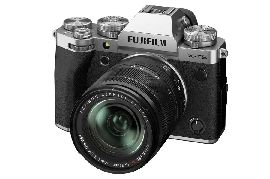 FujiFilm X-T5 + 18-55 mm f/2.8-4 R LM OIS srebrny