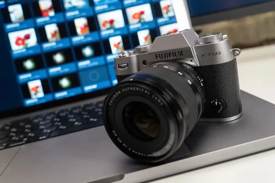 Aparat FujiFilm X-T50 + 15-45 mm f/3.5-5.6 OIS PZ srebrny