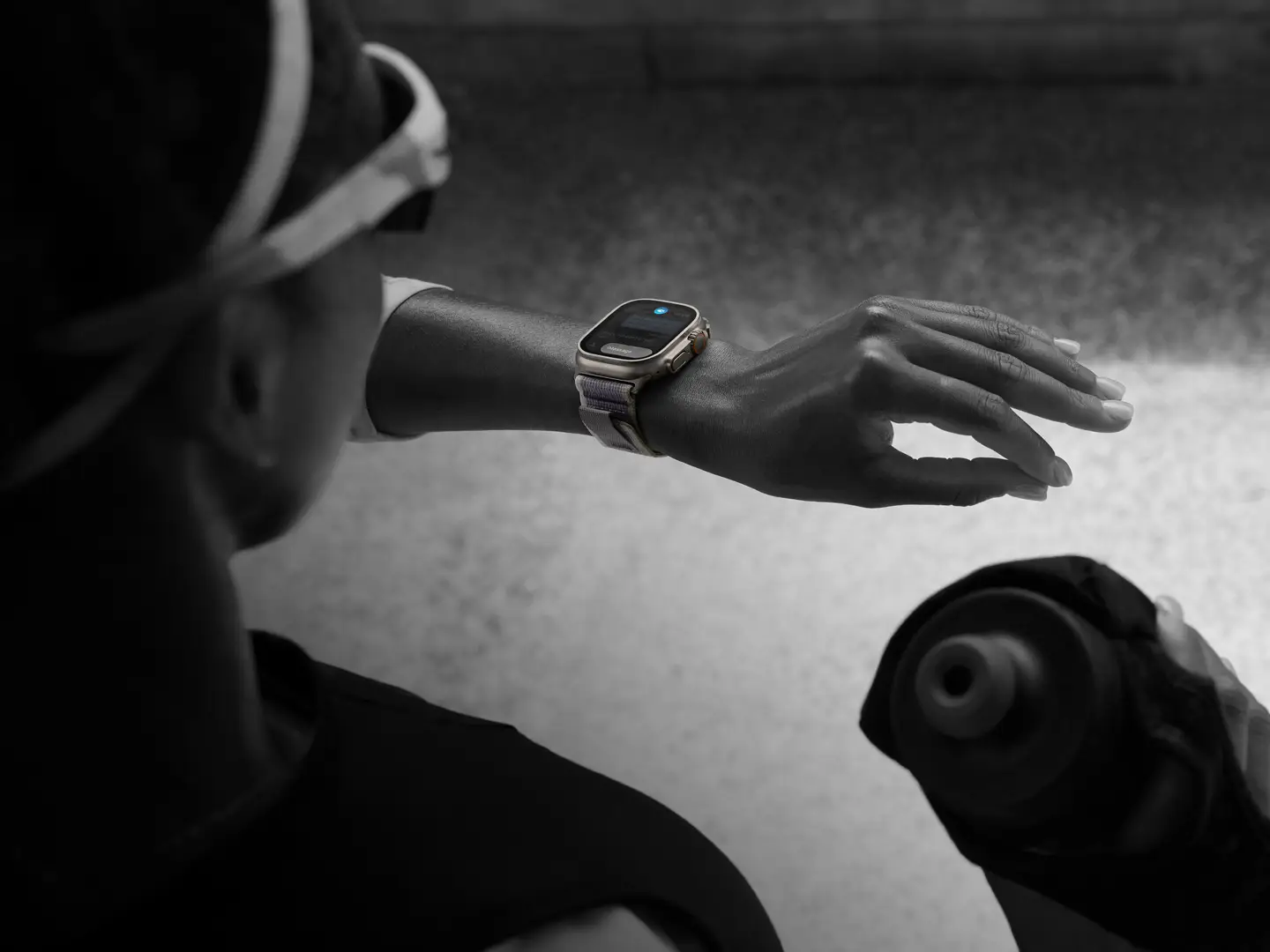 Apple Watch Ultra 2 LTE 49 mm naturalna koperta tytanowa + opaska Alpine rozmiar M beżowa